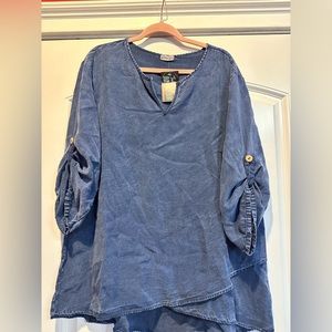 NWT. Sooniya brand. Size large. Denim tencil tunic.